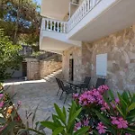 Villa Asllani Ap1